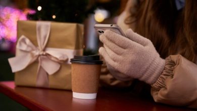 how-to-deliver-a-warm-holiday-gift-experience-with-starbucks